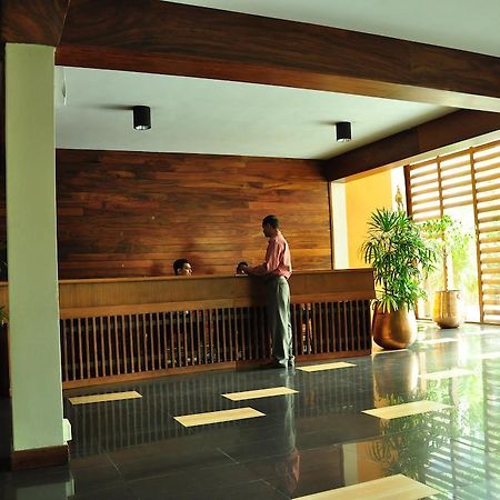 The Sovereign Hotel Colombo Esterno foto