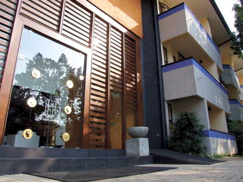 The Sovereign Hotel Colombo Esterno foto